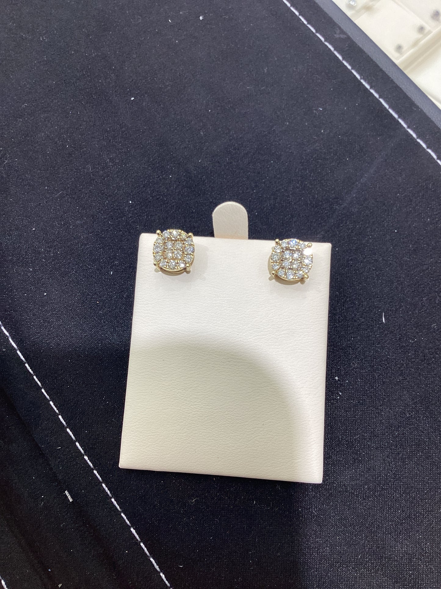 10kt Yellow Gold 0.95 CTW Natural Diamond Earrings