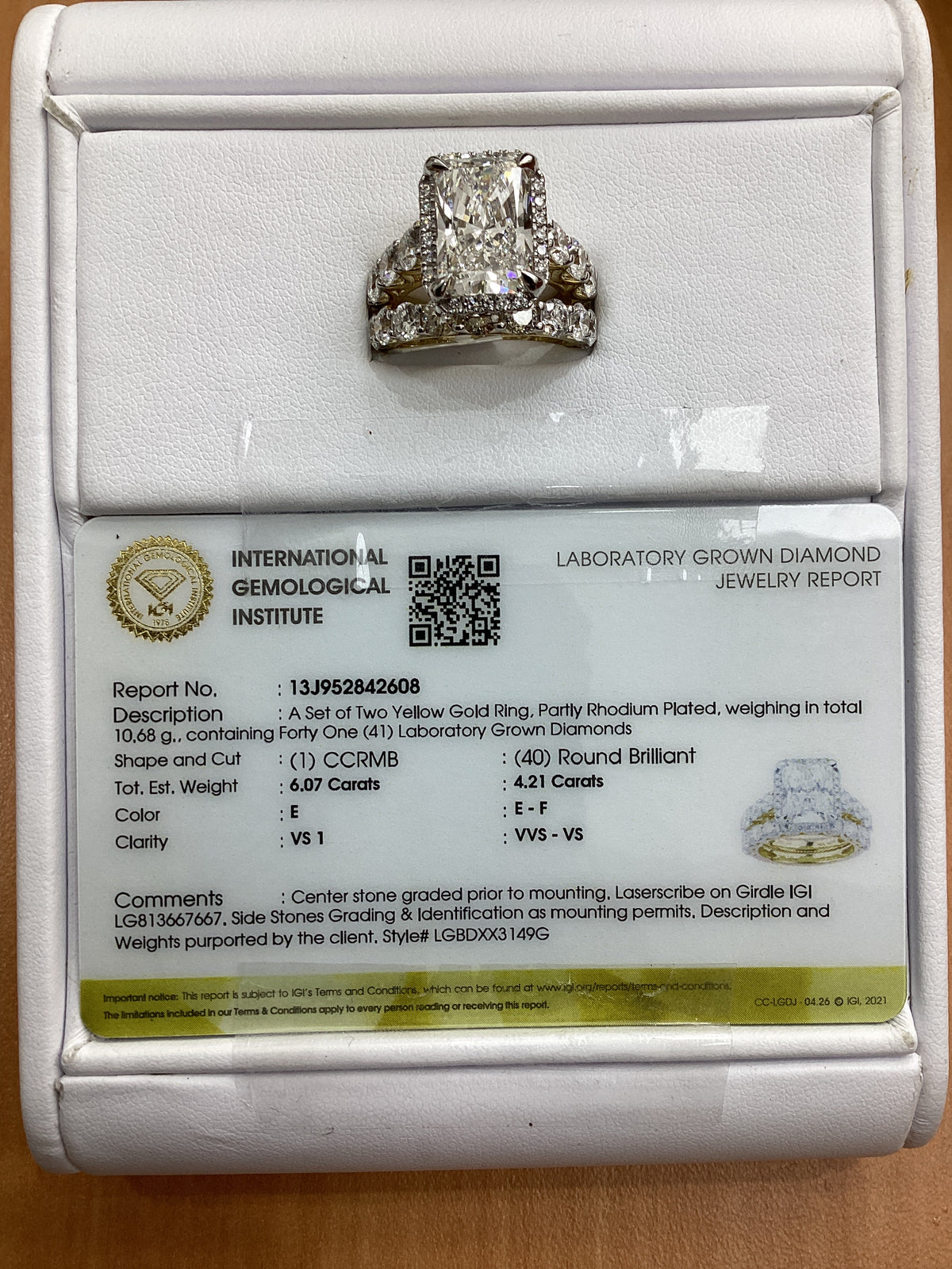 14kt Yellow Gold 10.2 CTW Radiant Lab Diamond Ring